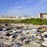 Intorno alla struttura una discarica a cielo aperto